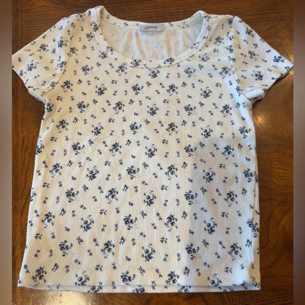 Gap Teen T-Shirt White with Blue Flowers